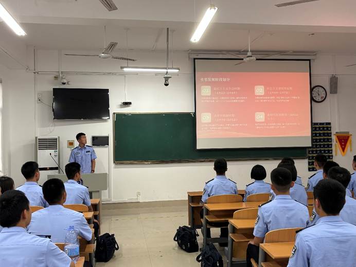 会议室里的人们 AI 生成的内容可能不正确。