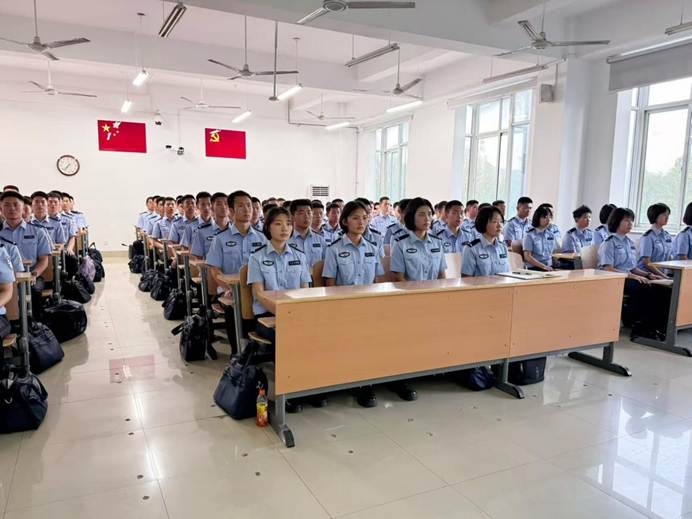 许多人在房间里 AI 生成的内容可能不正确。