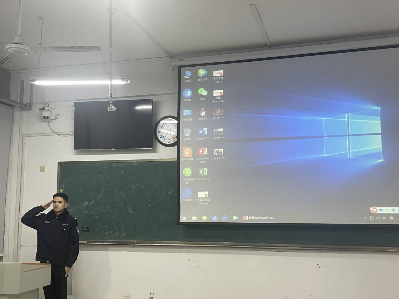 11275